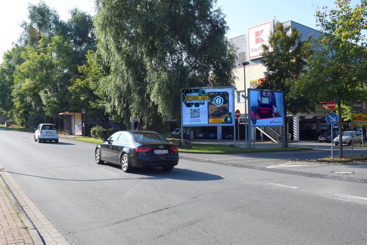 Herzberger Landstr. 8 /Kaufland/Einfahrt/lks (quer zur Str)