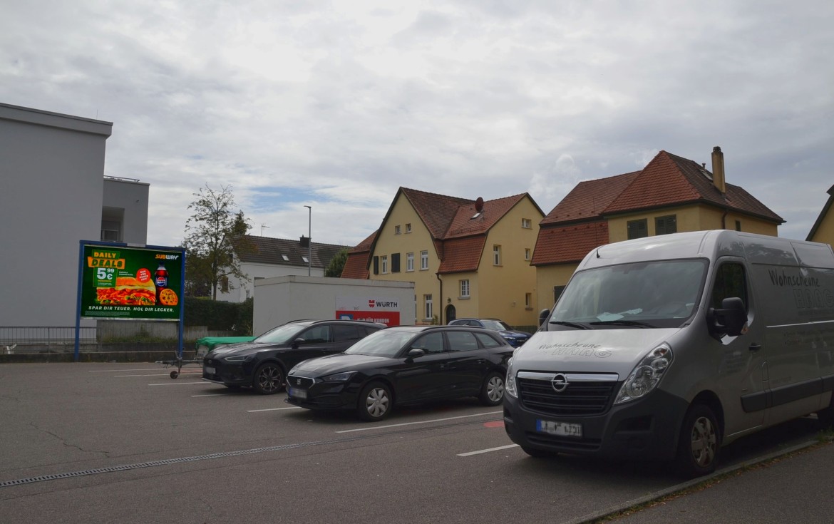Albert-Eber-Str/geg. Nr. 2/rts  (Bietigheim)