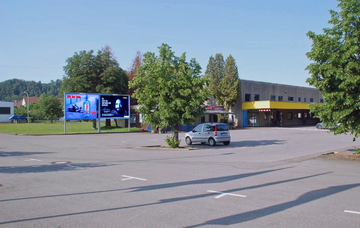In der Teichmatt 8 /Edeka C+C/Einfahrt (Sicht Markt)