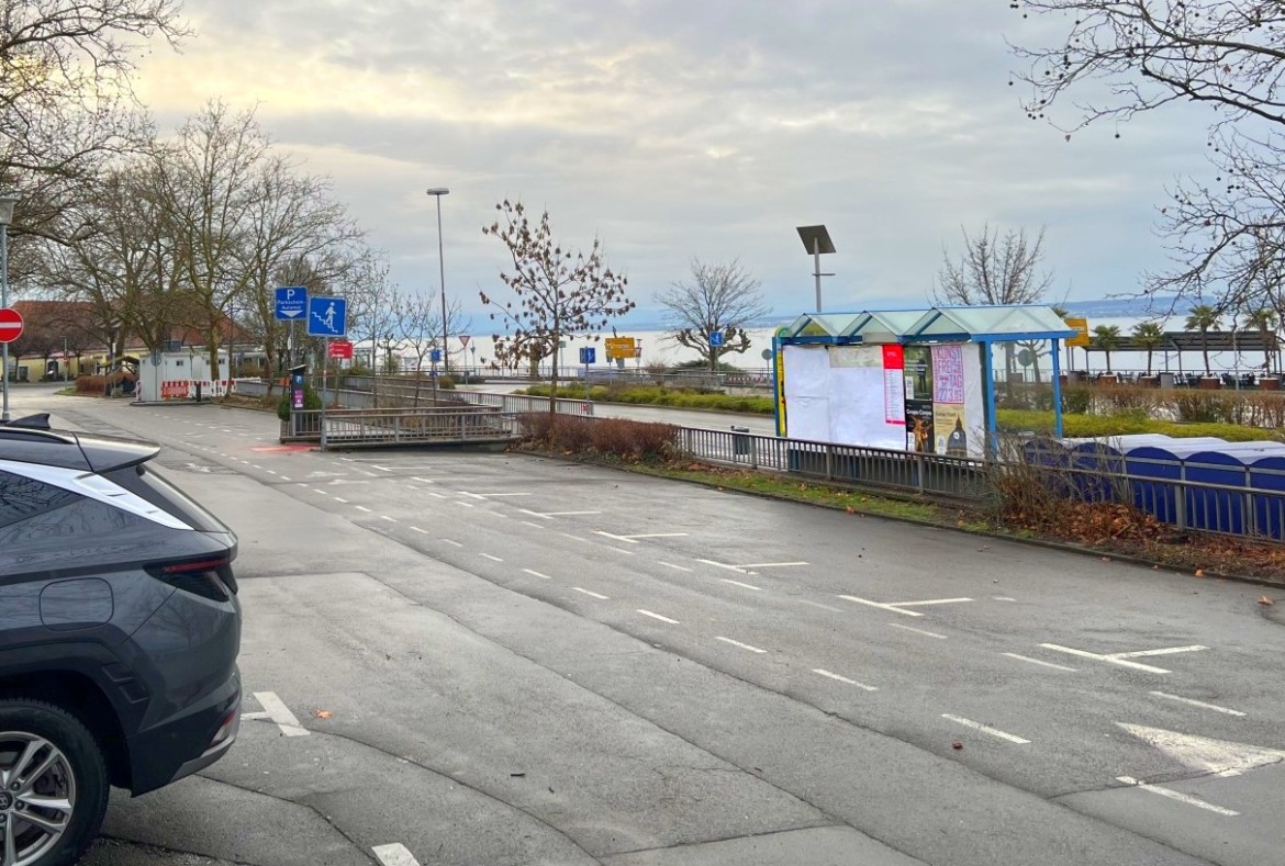 Unteruhldinger Str/beim Fähre-PP/Sicht PP