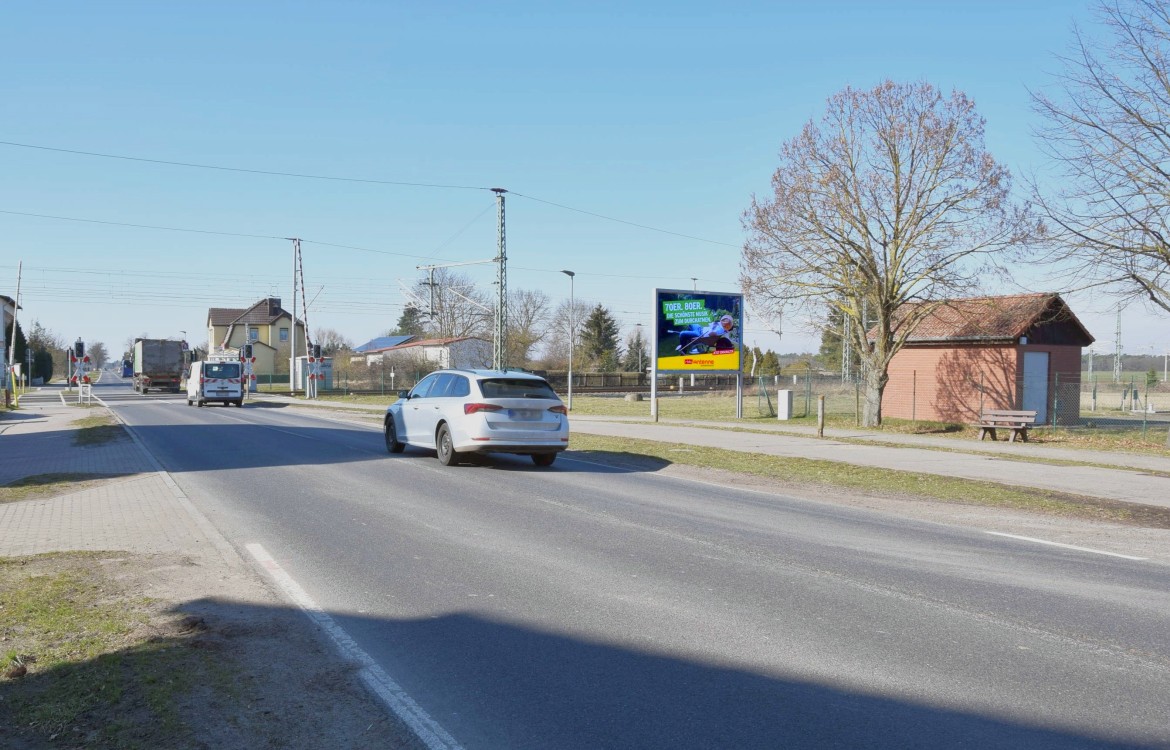 Neul?wenberger Str/B 167/nh. B?G/WE rts  (Neul?wenberg)