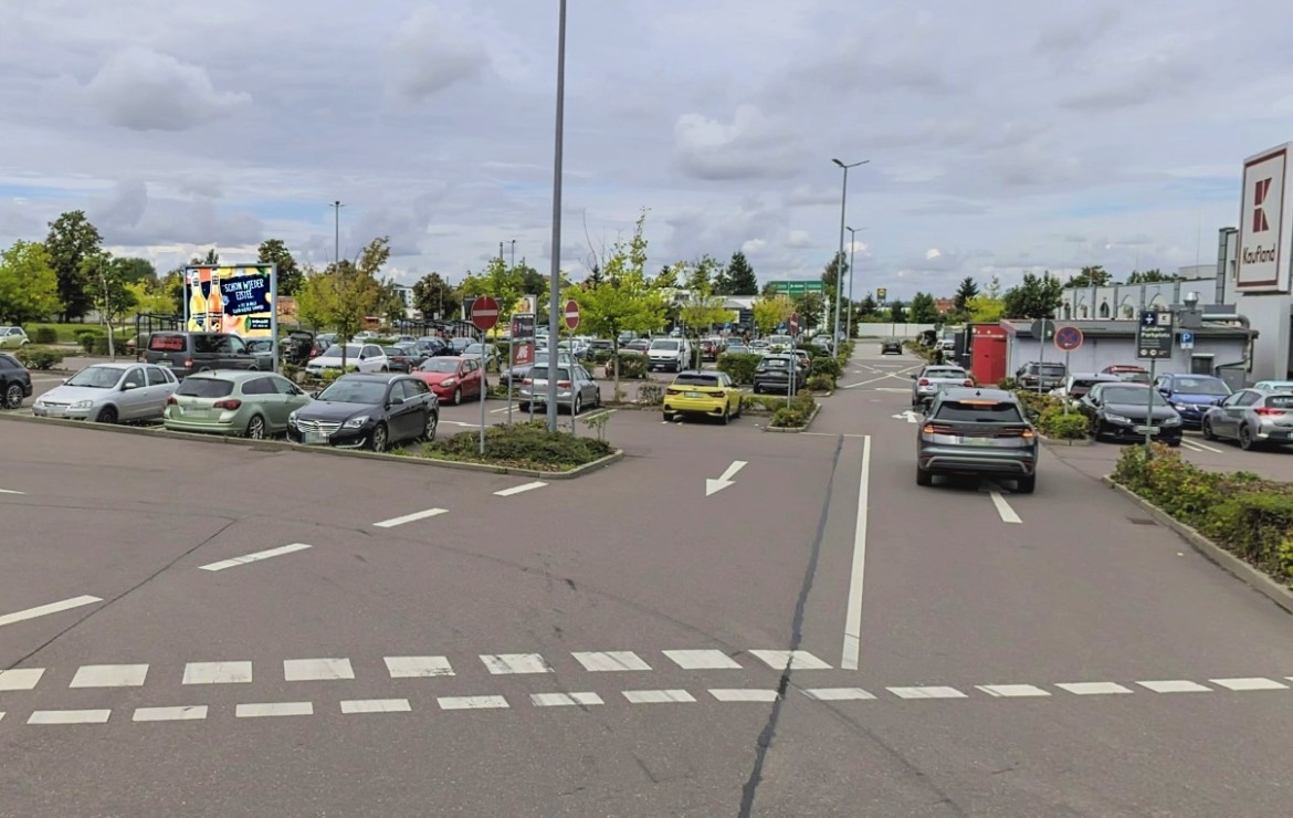 Schwarzer Weg 40 /Kaufland/bei Tkst (Sicht Tkst)