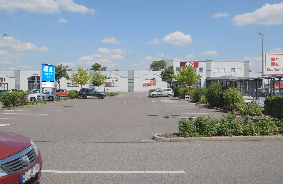 Schwarzer Weg 40 /Kaufland/nh. Eing/lks (Sicht Eingang)