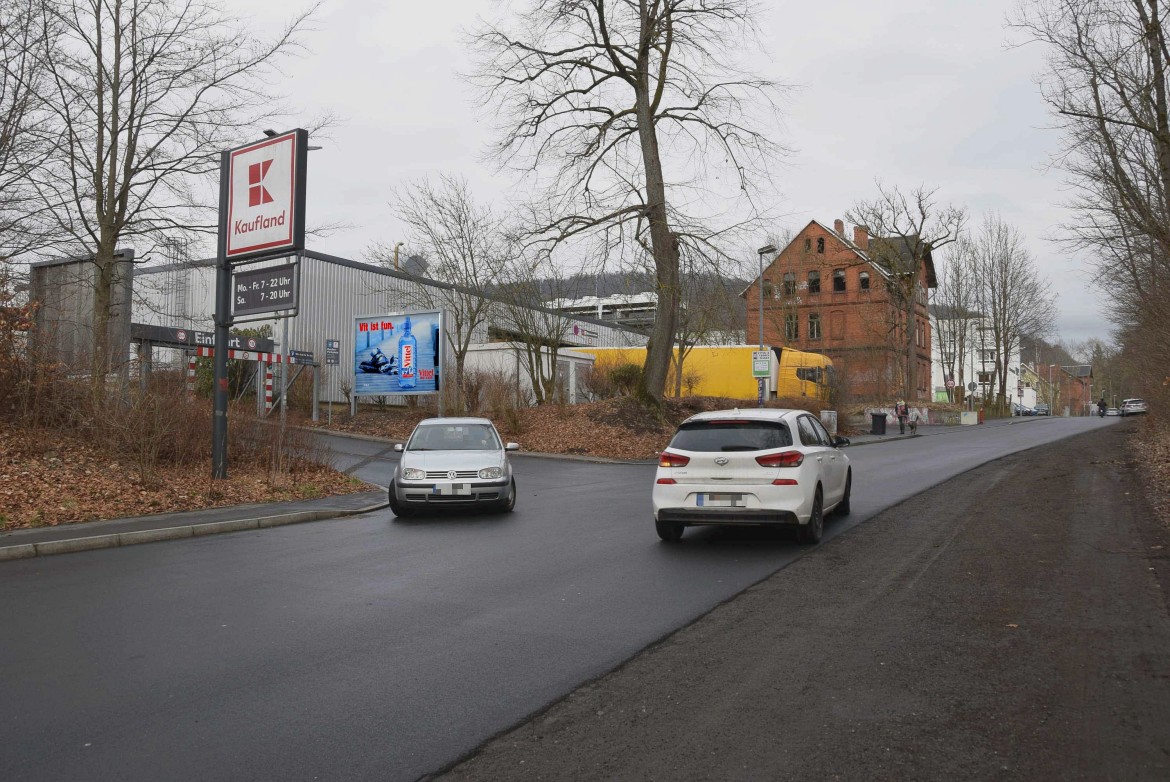 W?rzburger Str. 1 /Kaufland/Einfahrt Parkdeck (rts)