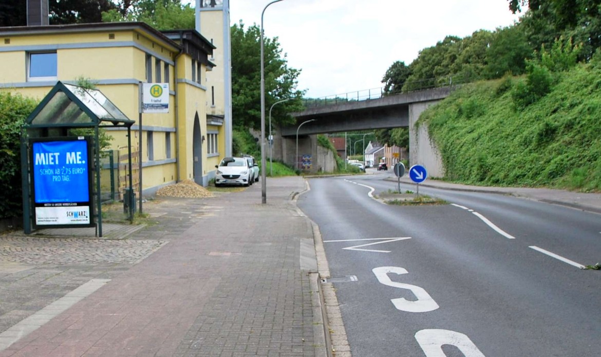 Kirchrather Str/bei Nr. 18/Hts Friedhof /Merkstein/aussen/WH