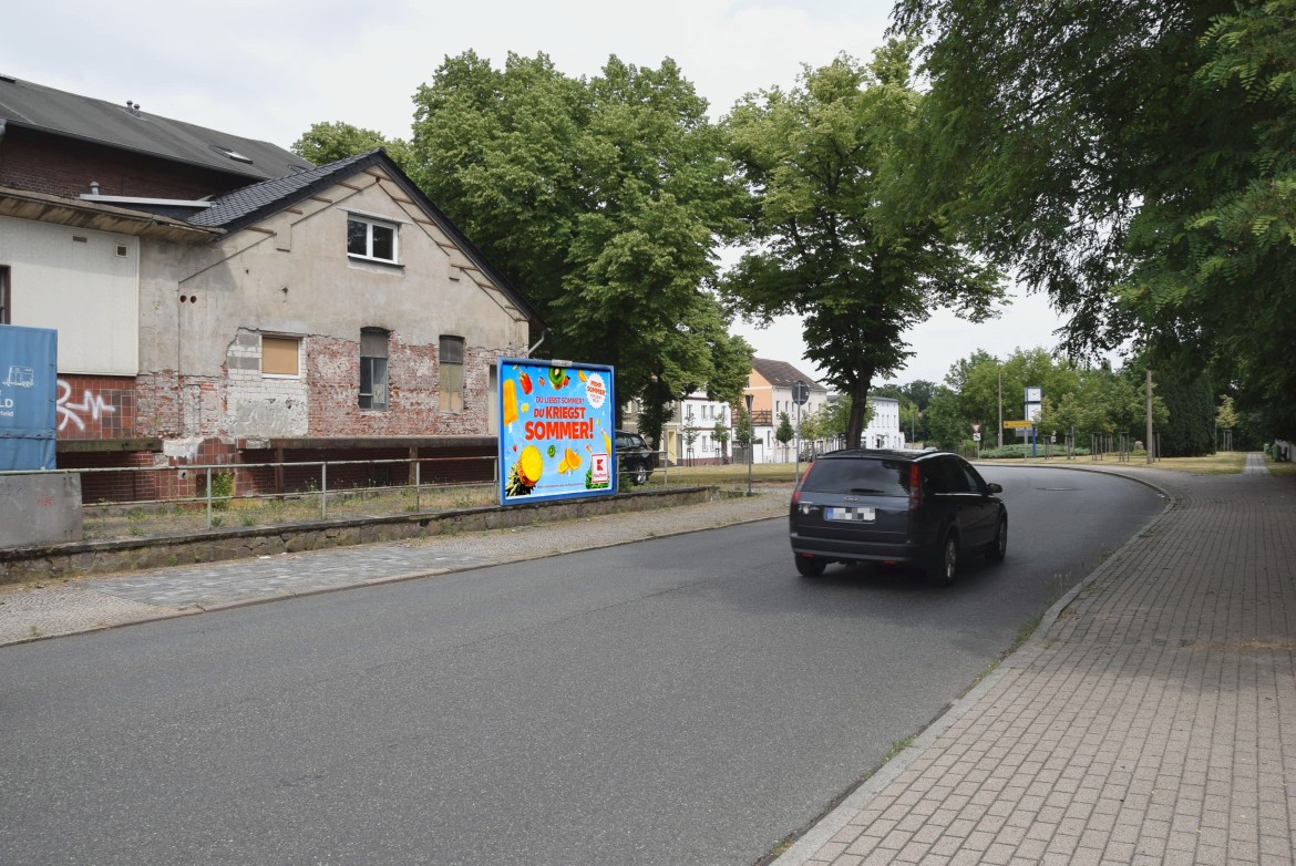 Platz des Friedens 7/Friedenstr