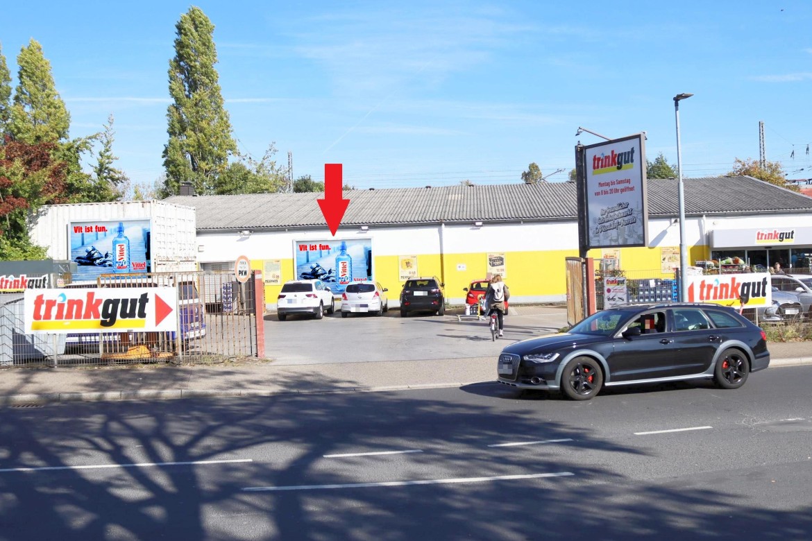 Bayreuther Str. 22 /Trinkgut/geg. Einfahrt (rts)