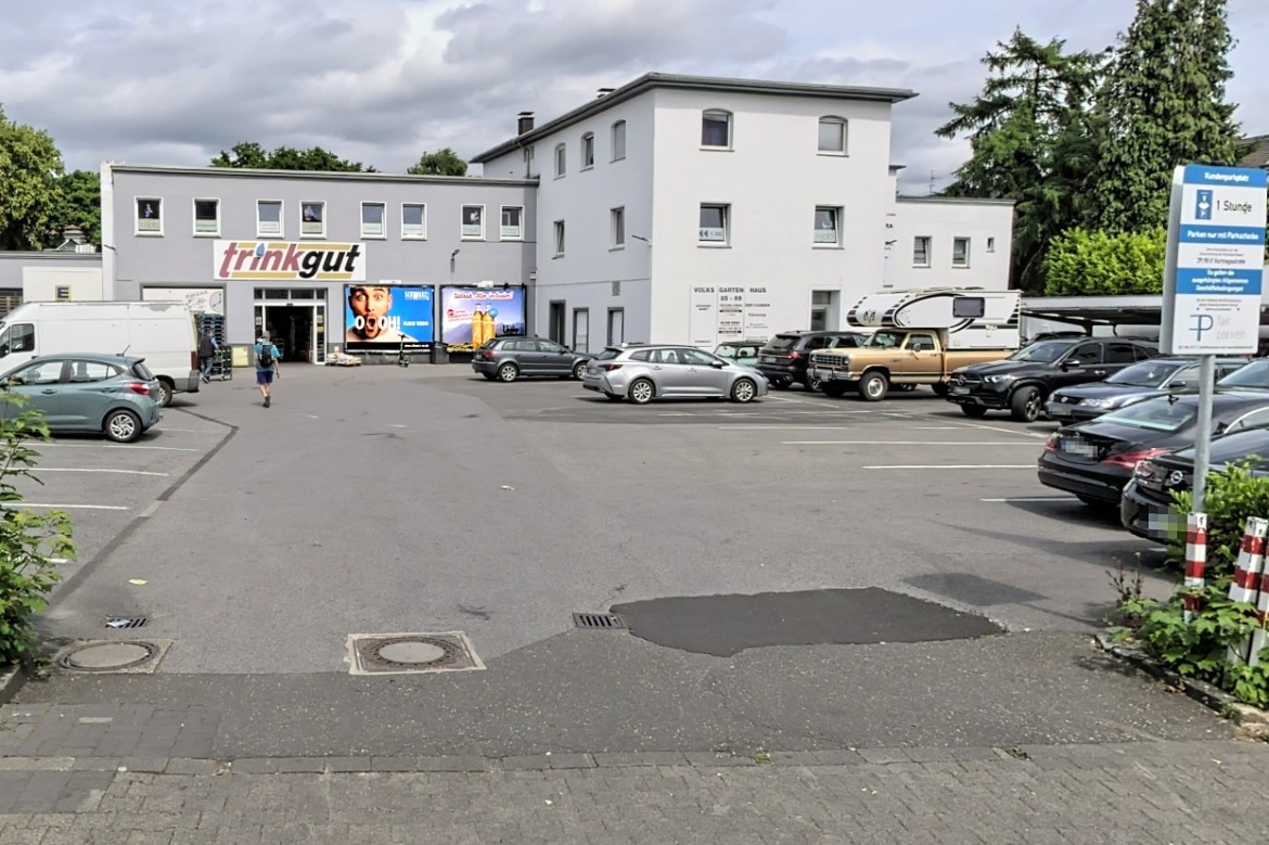 Volksgartenstr. 85 /Trinkgut/Eingang (Sicht Einfahrt)