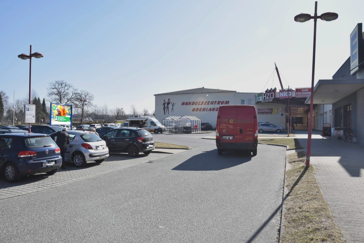 Zittauer Str. 12 /Edeka im HZO/Sicht Eingang (rts)