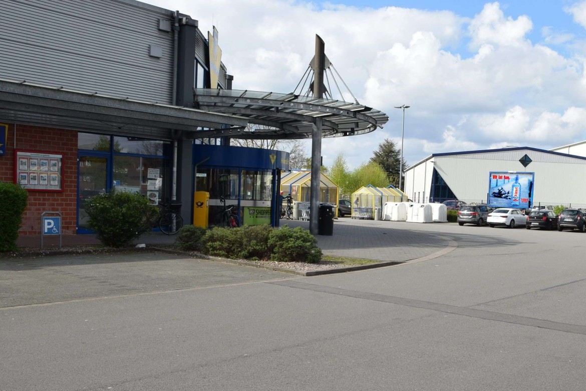Th?ringer Str. 17 /E-center/Einfahrt/Sto. 3
