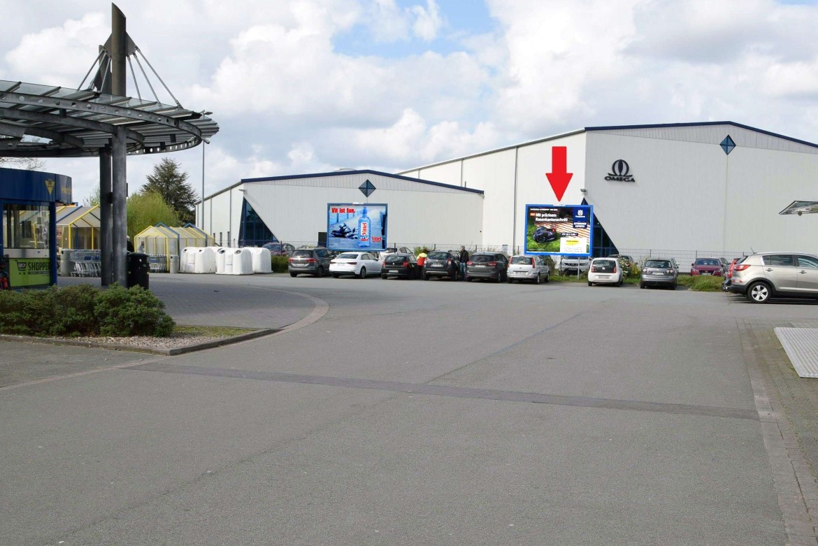 Th?ringer Str. 17 /E-center/Einfahrt/Sto. 4