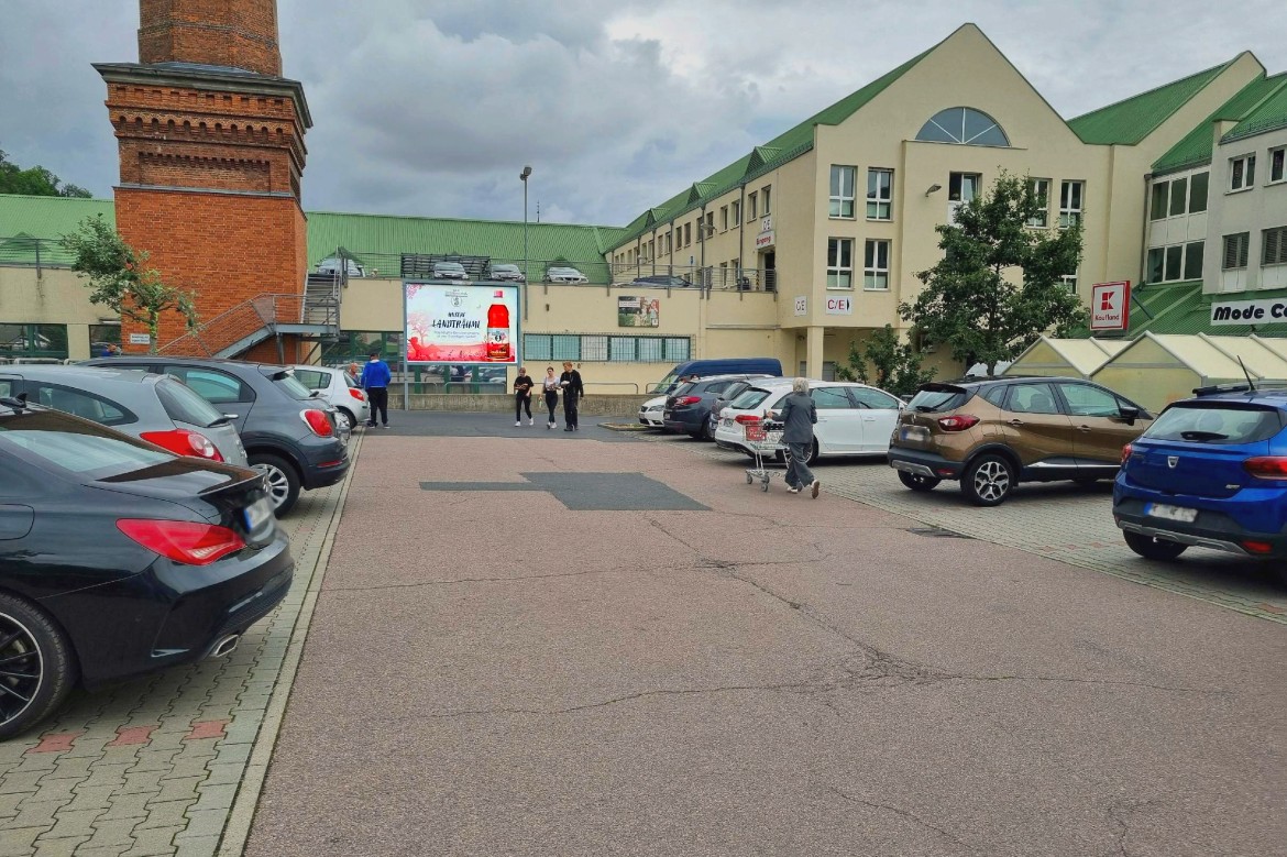 Schützestr. 1 /Kaufland/lks vom Eingang