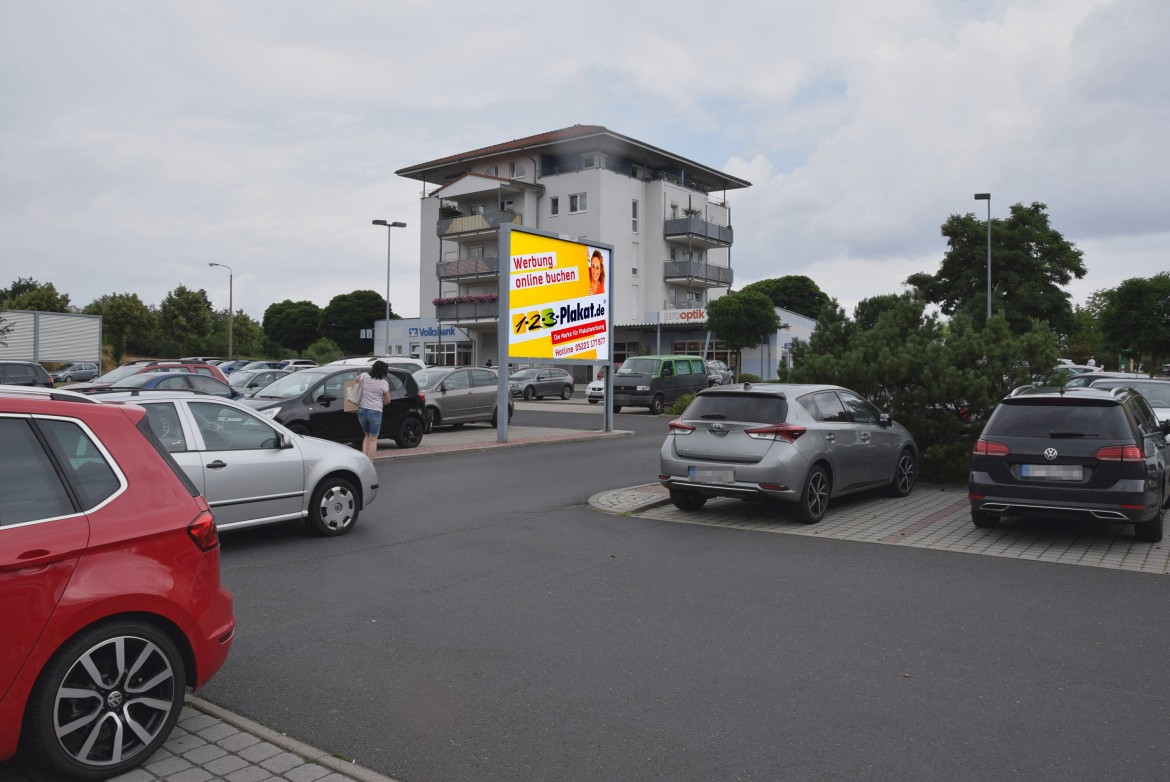 Willy-Muhle-Str. 25 /Kaufland/Zufahrt PP (rts)
