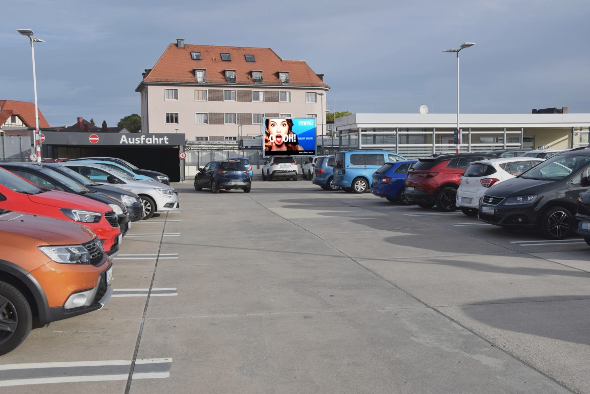 M?hltor 1 /Kaufland/Parkdeck/lks vom Eingang