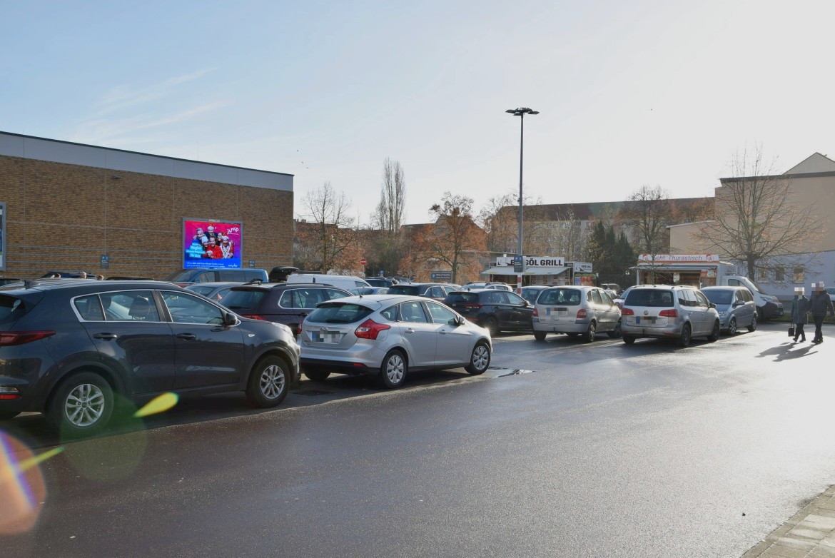 Alte Brücke 3 /Kaufland/rts vom Eingang (rts)