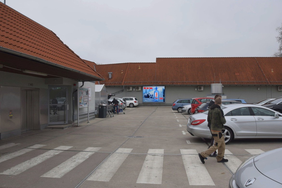 Braunschweiger Str. 83 /Kaufland/Parkdeck/nh. Eingang