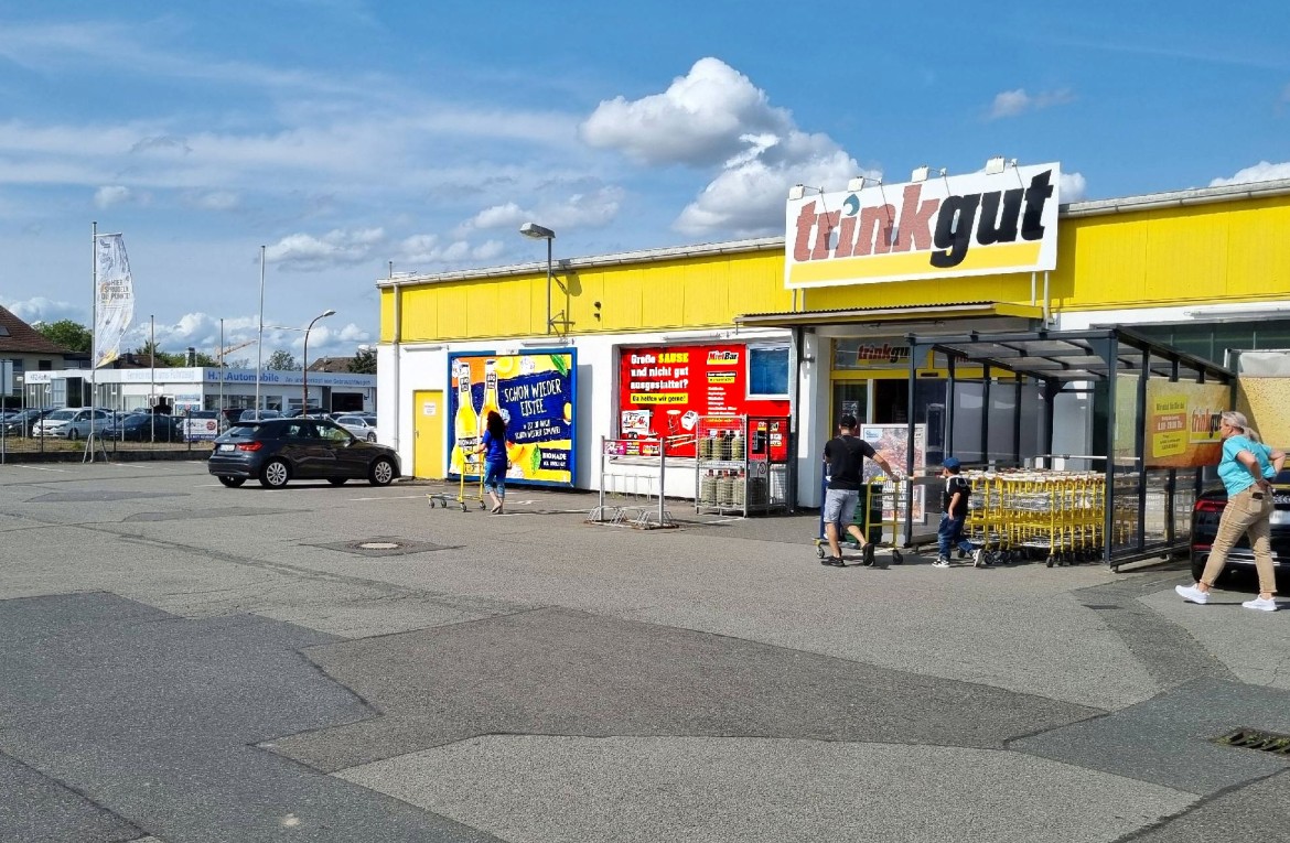 Osterwalder Str. 22 /Trinkgut (neb. Eingang)