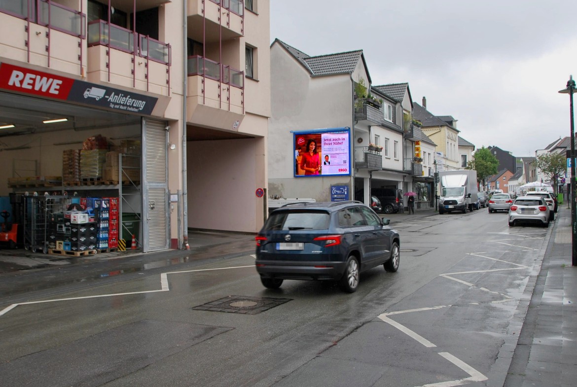 Emscherstr. 3/neb. Rewe (quer am Giebel)