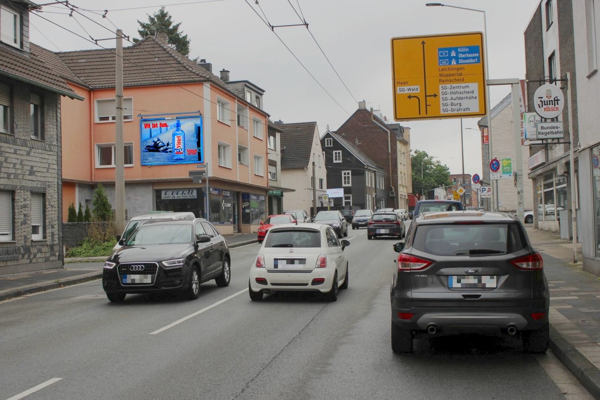 Merscheider Str. 124 (quer am Giebel)