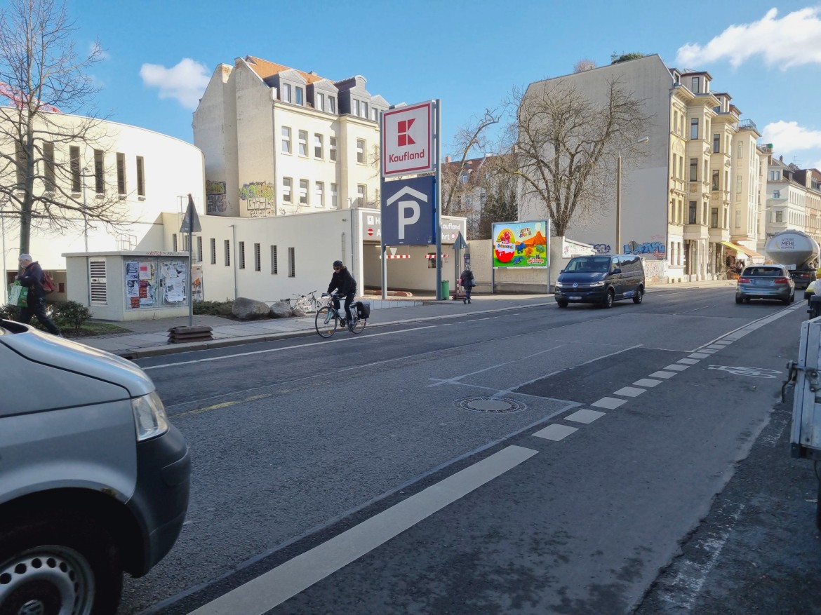 Dresdner Str. 78-80 /Kaufland/Einf PH (quer zum T?ubchenweg)