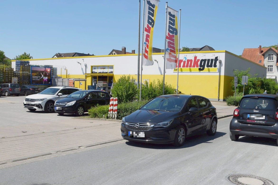 Sudbrackstr. 25 /Trinkgut/geg. Einfahrt (rts)