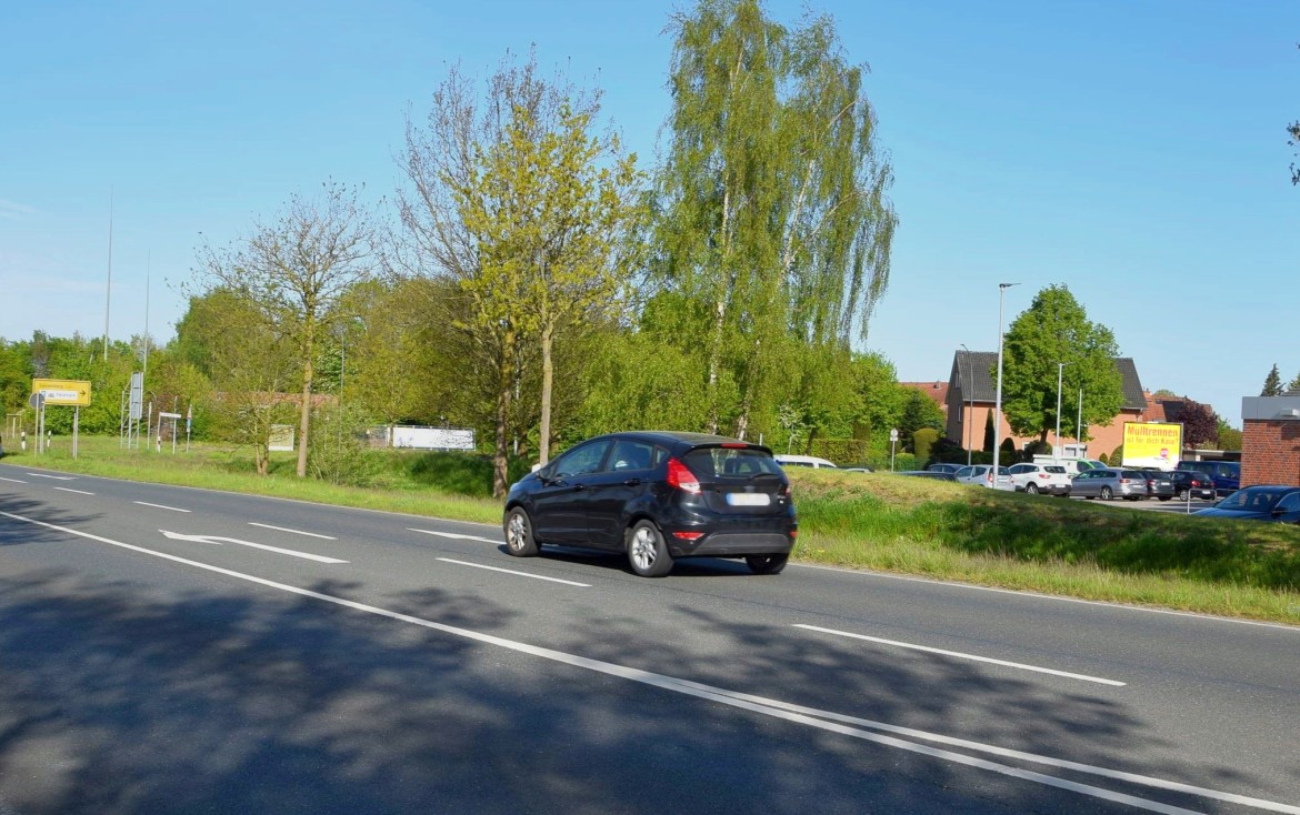 Sch?renstr. 51 /Lidl/Einfahrt/Sicht Eingang