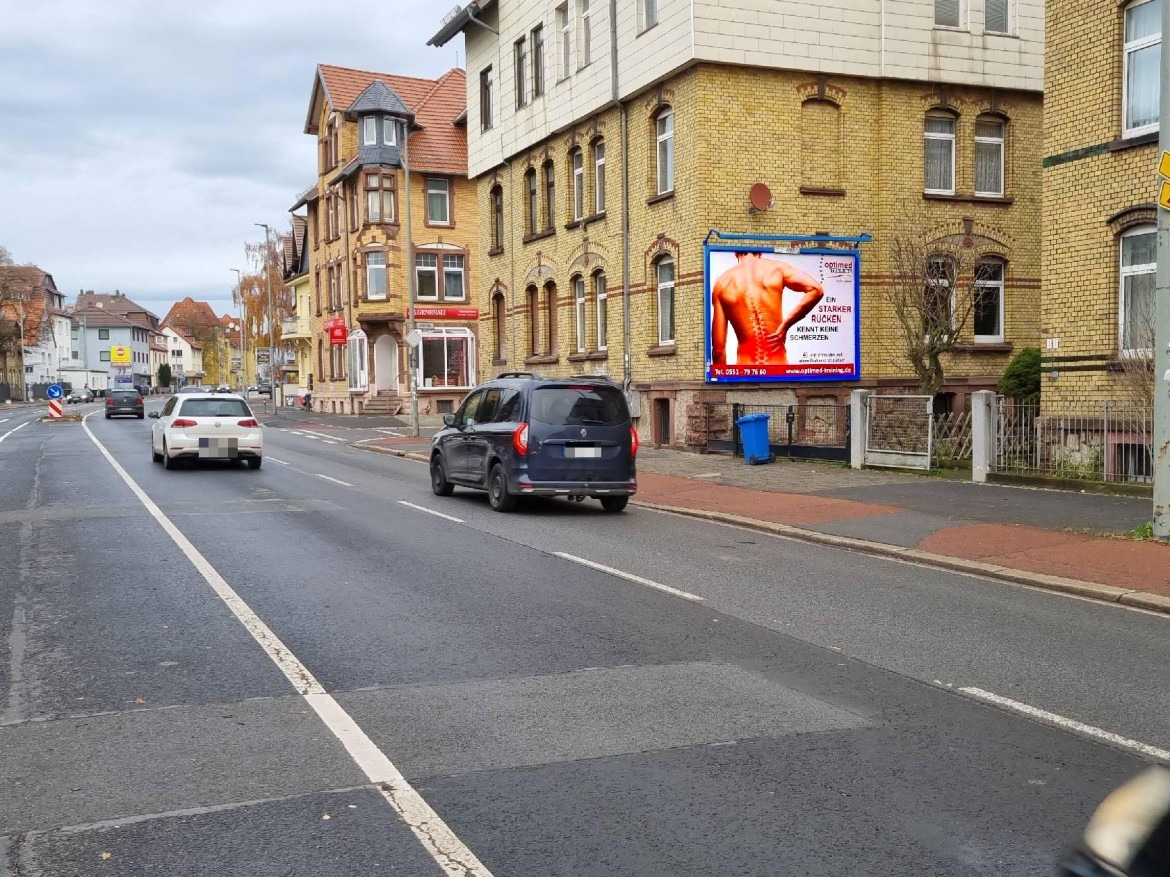 Weender Landstr. 82/B 3 + B 27/Zufahrt Rewe/geg. Edeka/quer