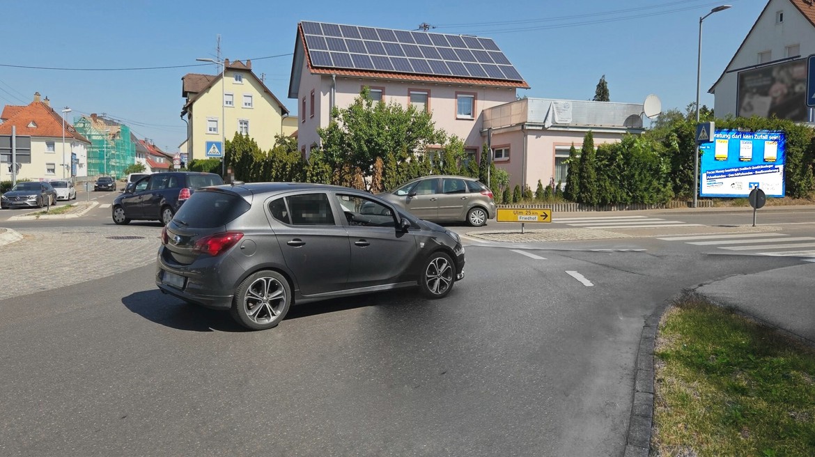 Ulmer Str. 1/bei Kreisel