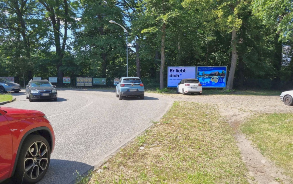 Stadionstr/Heinrich-Heine-Allee (quer)
