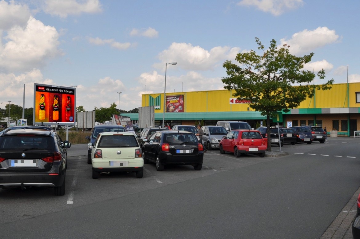 Albert-Schweitzer-Str. 13 /Marktkauf/Einf/Sto. 3