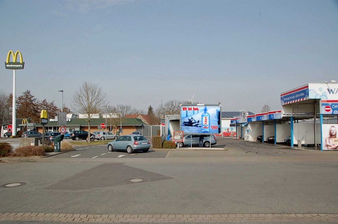 Thyssenstr/nh. McDonald's/bei Waschanlage (Sicht Einfahrt)