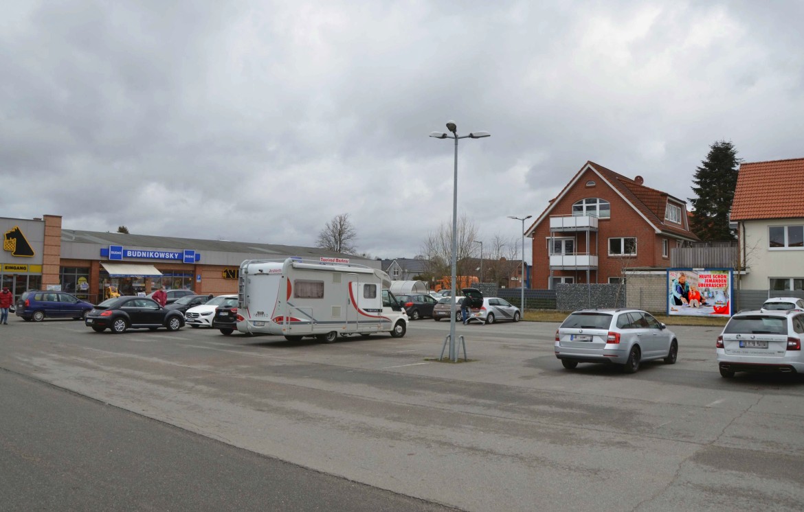 Ziegelstr. 107 /Netto/rts vom Eingang (rts)