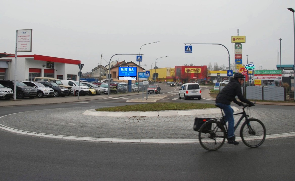 Saarbrücker Str. 142/geg. Wasgau/Sicht Kreisel (City-Star)