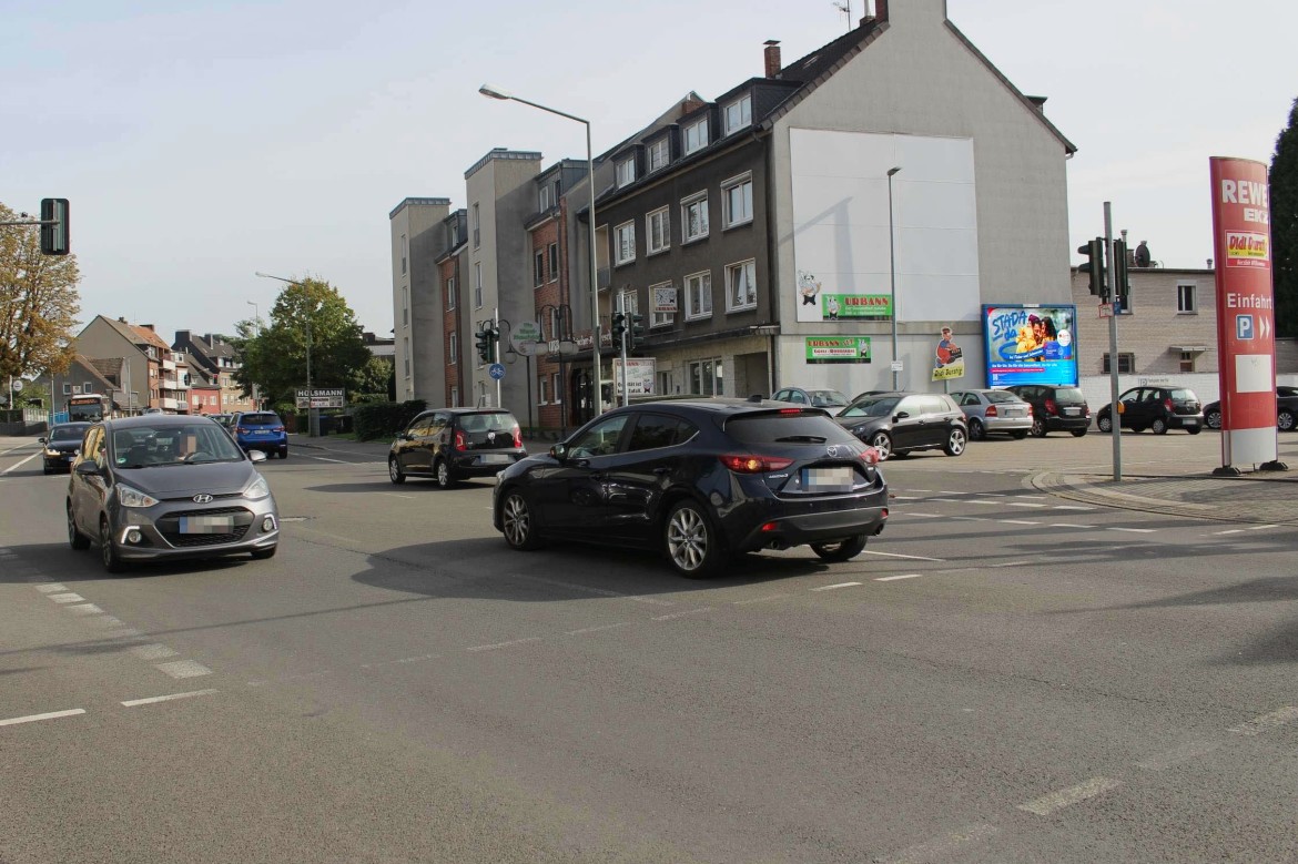 Horster Str. 367 /Rewe/geg. Eingang/lks