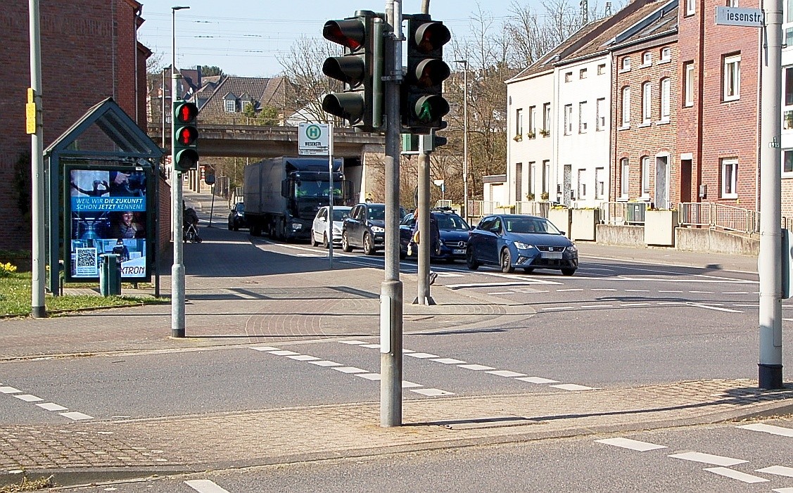 Schütz-von-Rode-Str/Ecke Wiesenstr/WH (aussen)