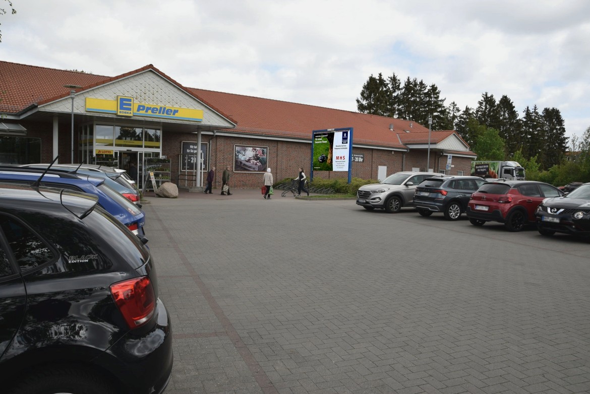 Stralsunder Str. 9a /Edeka/Eingang (Sicht Eingang)