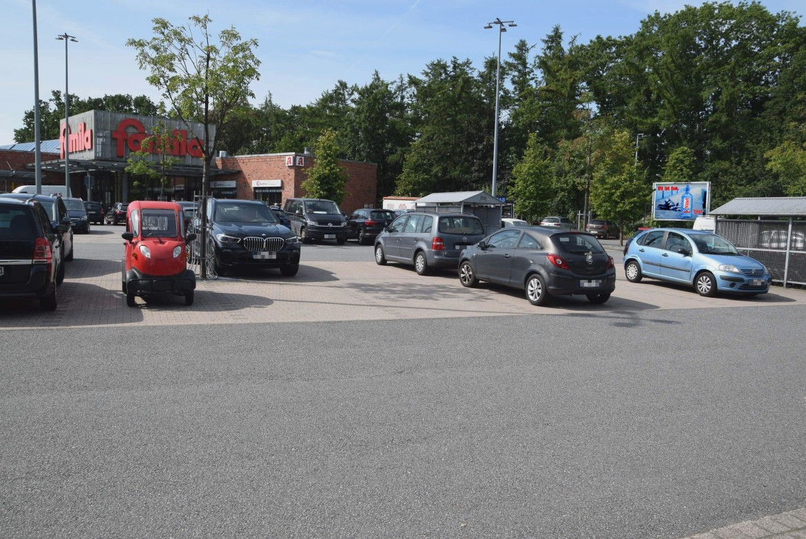 Stormarnstr. 33-41 /Famila/nh. Eingang (lks)
