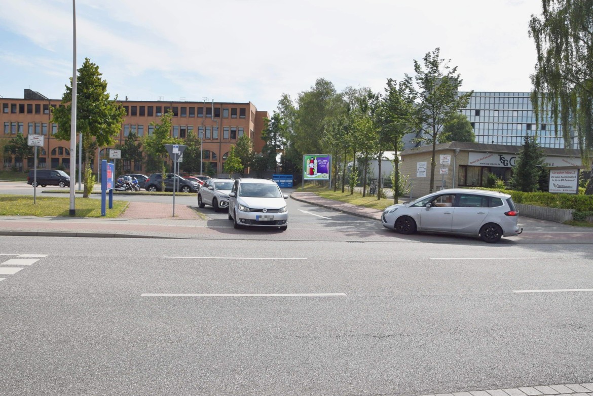 Stormarnstr. 33-41 /Famila/geg. Getr?nkemarkt (quer zur Str)