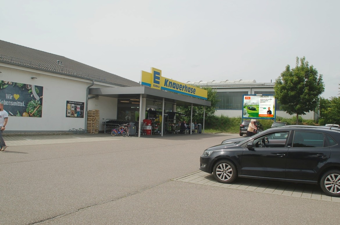 Gögginger Str. 14 /Edeka (rts vom Eingang)