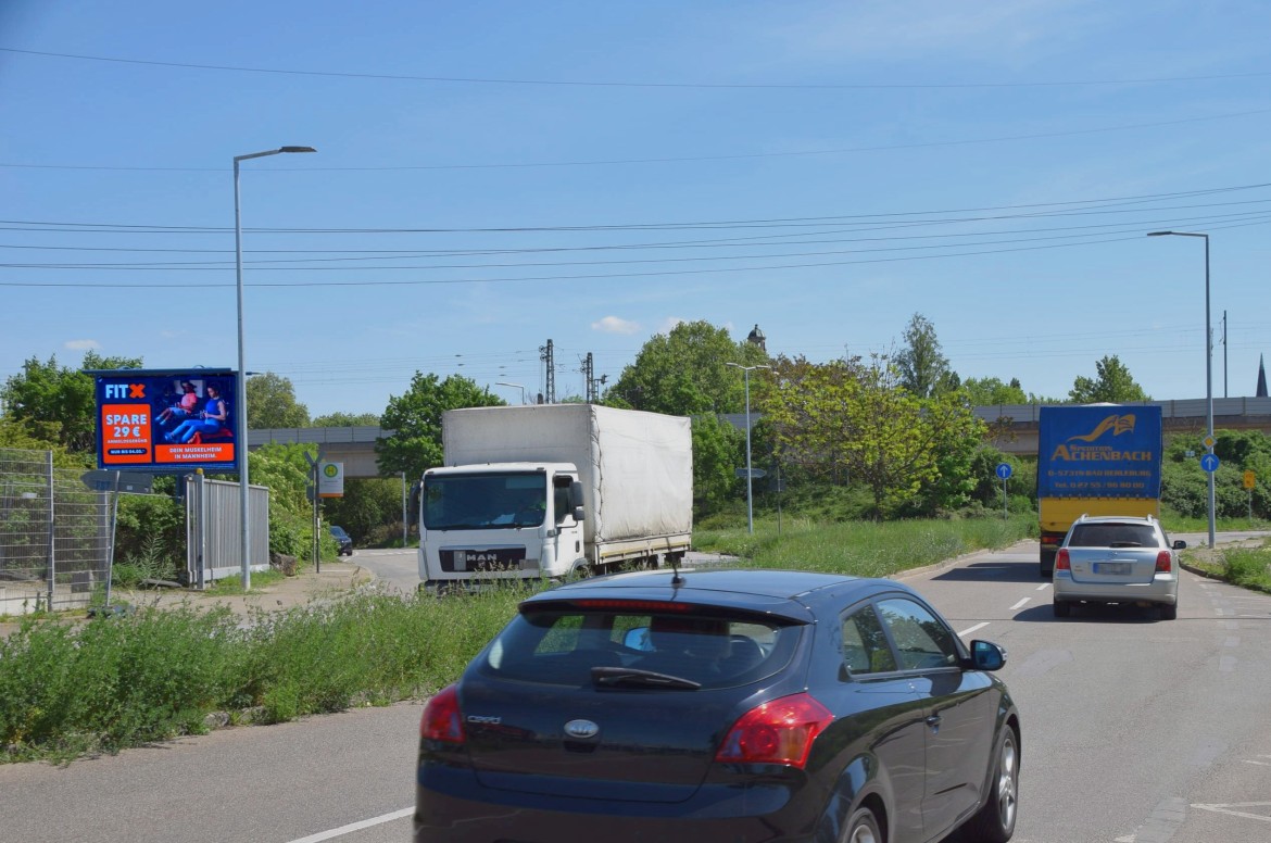 Helmholtzstr. 6/Industriestr/WE lks (City-Star)