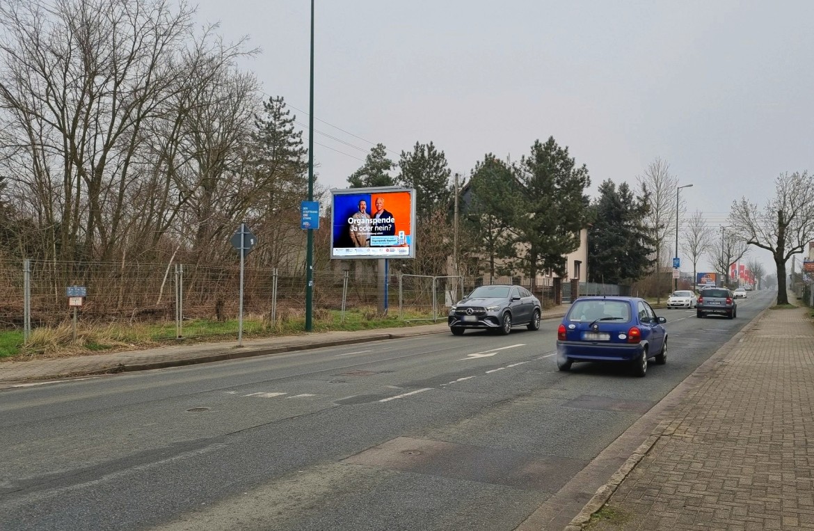 Hallesche Str/Ecke Schrägweg/WE lks (City-Star)