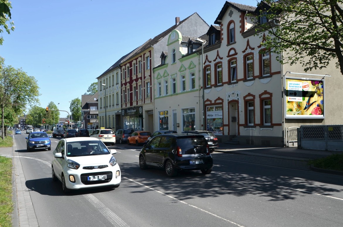 Hünxer Str. 86 (quer am Giebel)