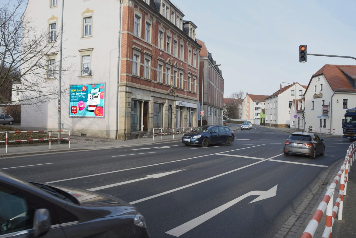 Dresdner Str. 248/neb. Rewe (quer am Giebel)