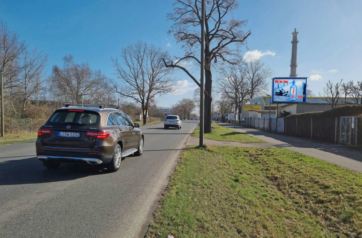 Riesaer Str/nh. Güterbahnhofstr/WE rts (City-Star)