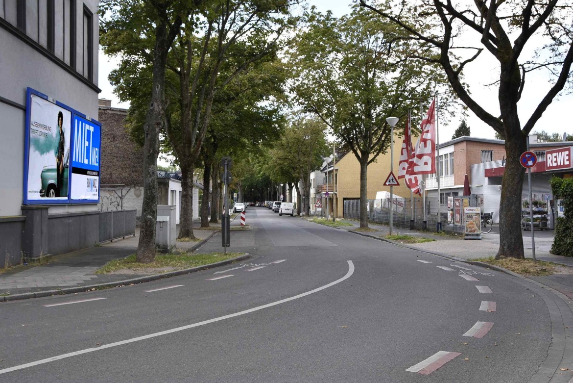 Lehmheide/geg. Nr. 5-17/geg. Rewe/Einfahrt