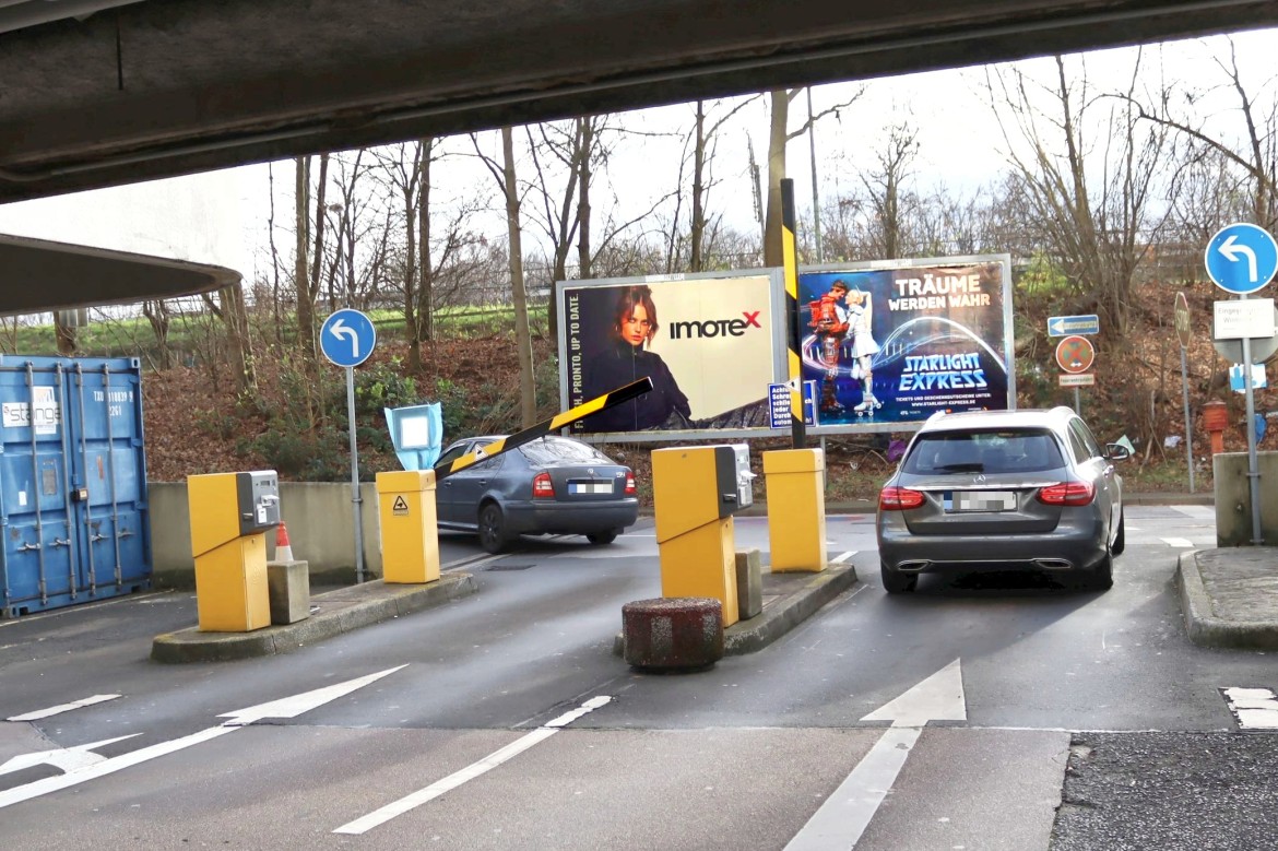Breslauer Str. 2-4 /dm/Saturn/Rheinpark-Center/P1/geg.Aus