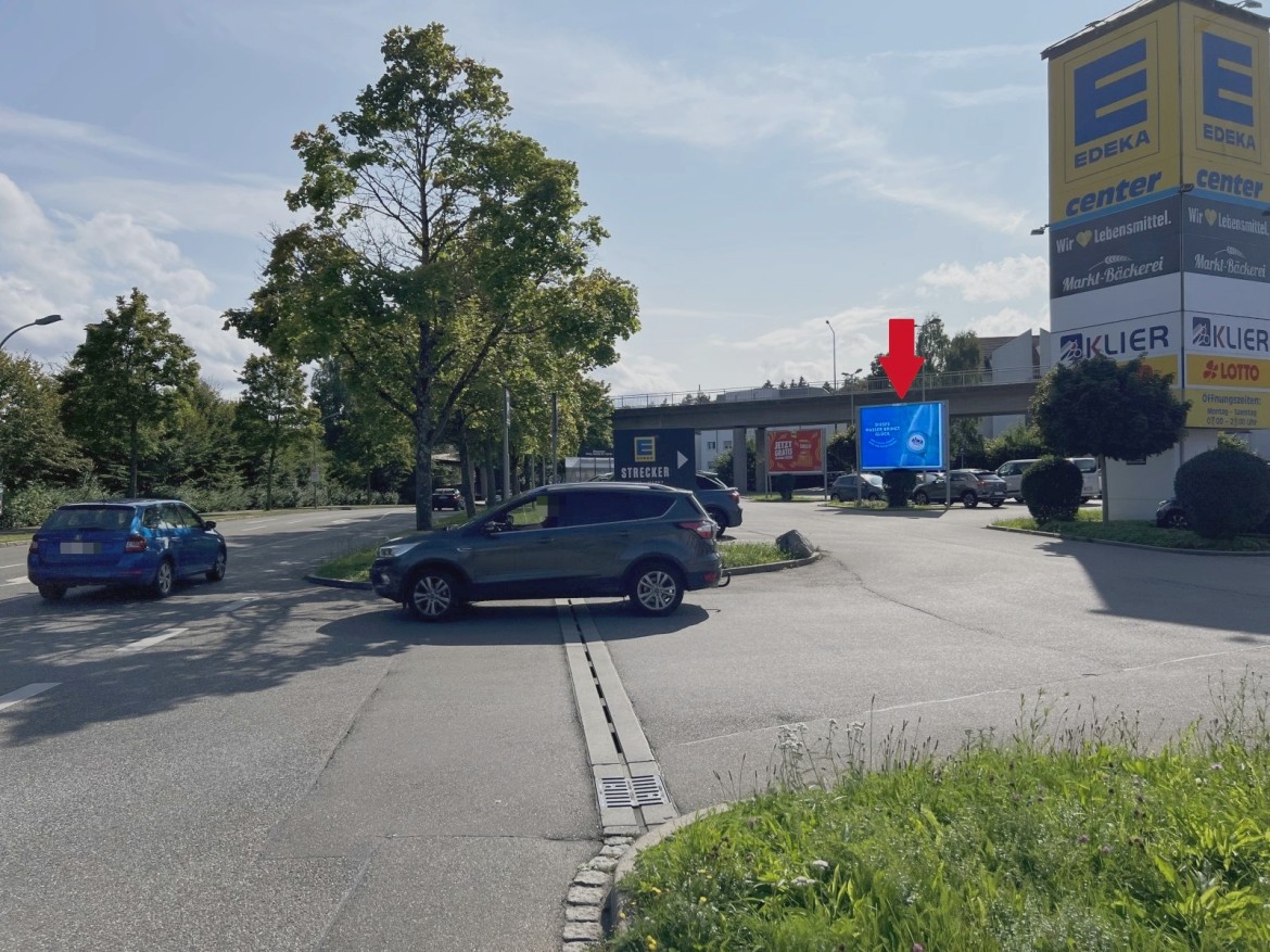 Hagelrainstr. 33 /Edeka/geg. Eing/Sicht Einf (rts)