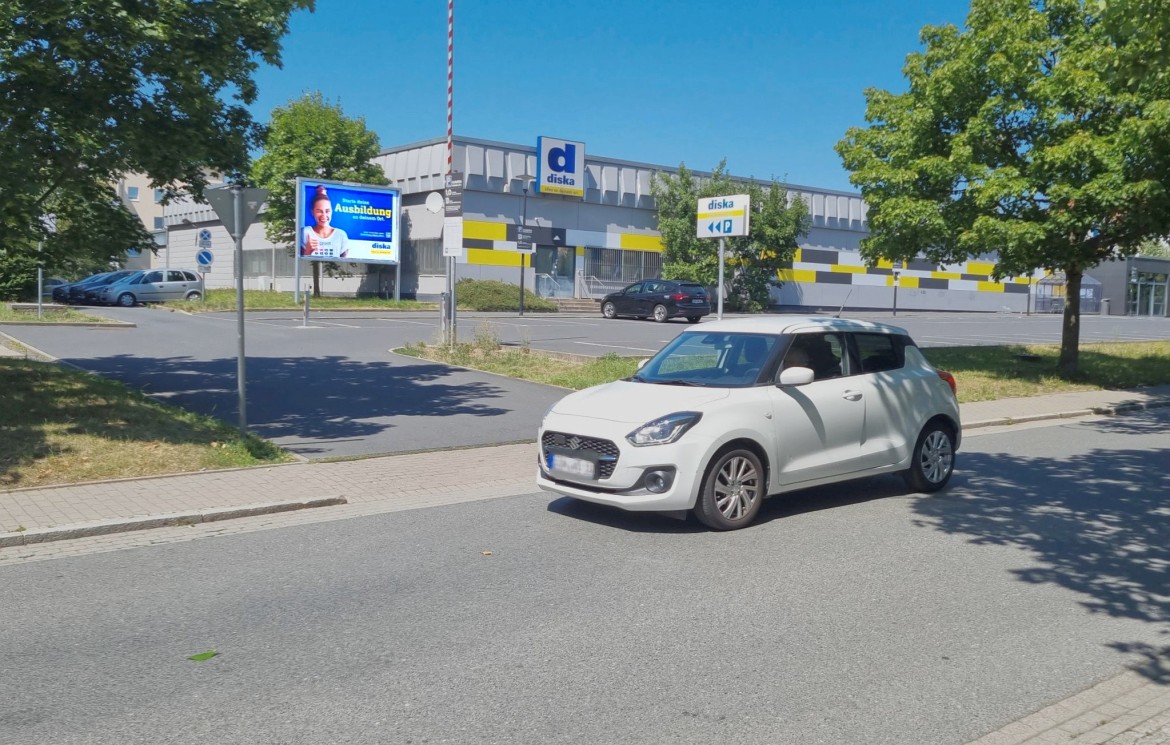 Lenaustr. 5 /Diska/geg. Einfahrt