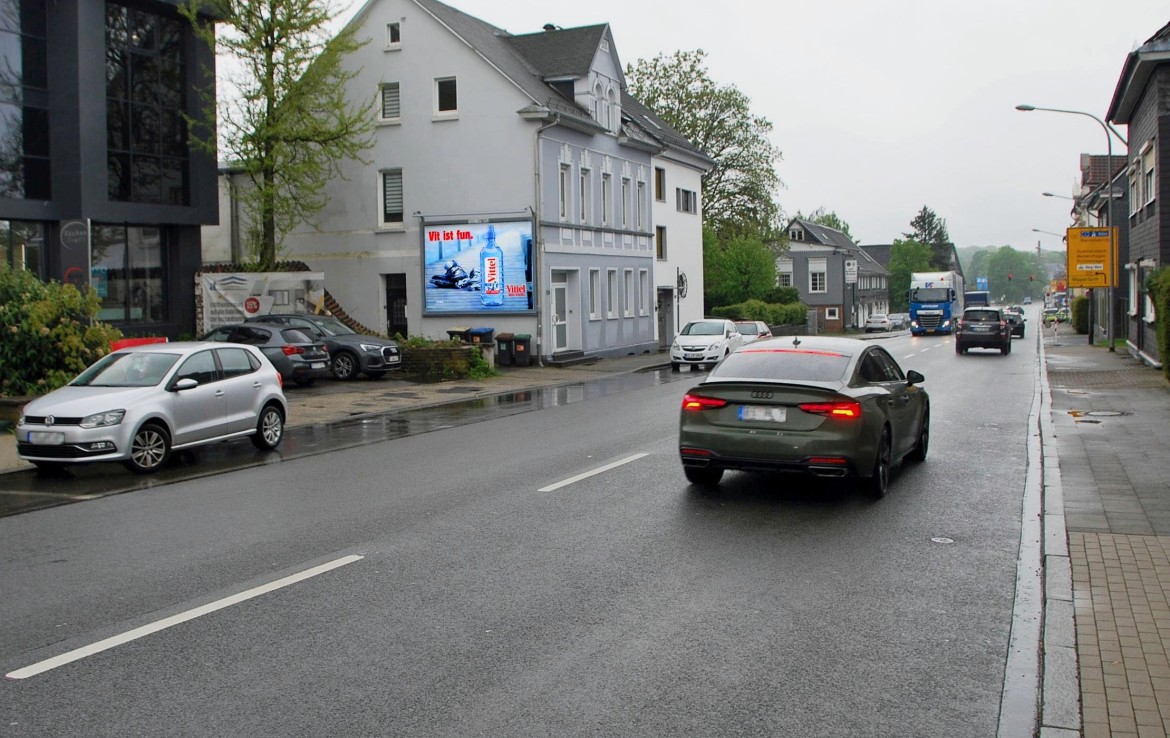 Bergisch Born 129/B 51 (quer am Giebel)