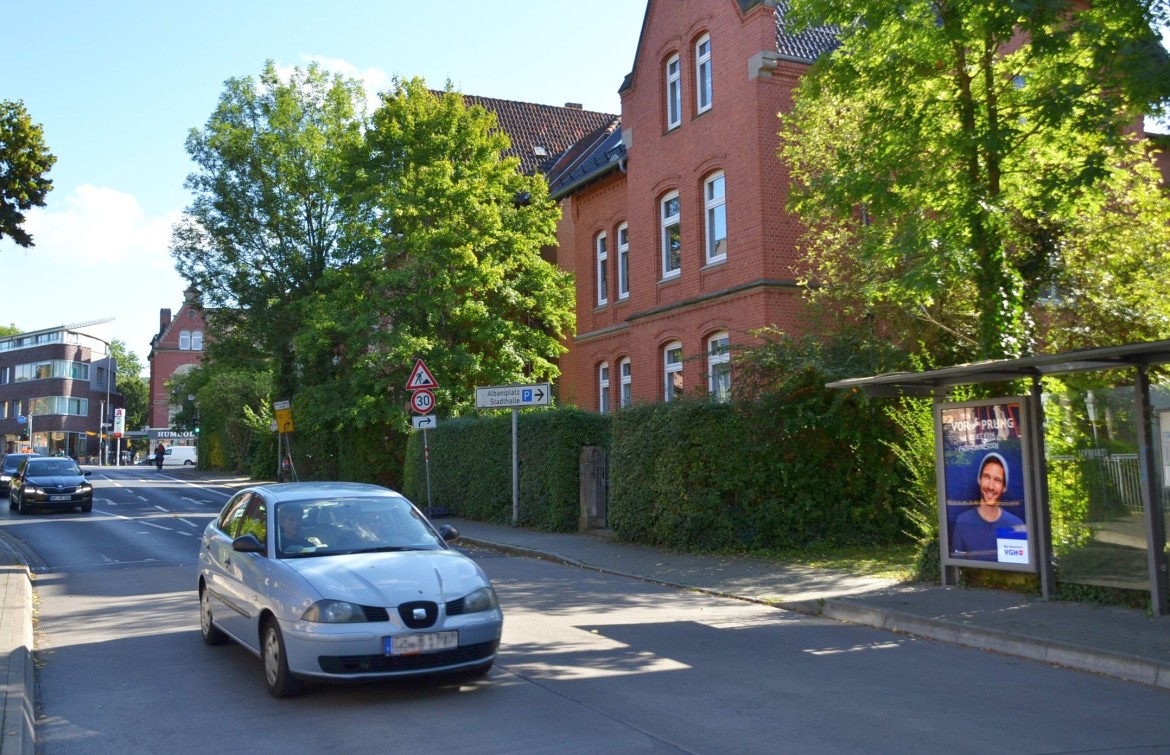 Nikolausberger Weg 27/auswärts  (WH)